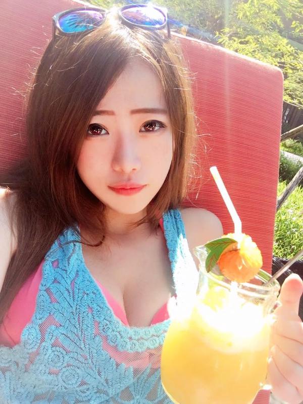 Wu Mi Qi Lovely Bikini Picture and Photo
