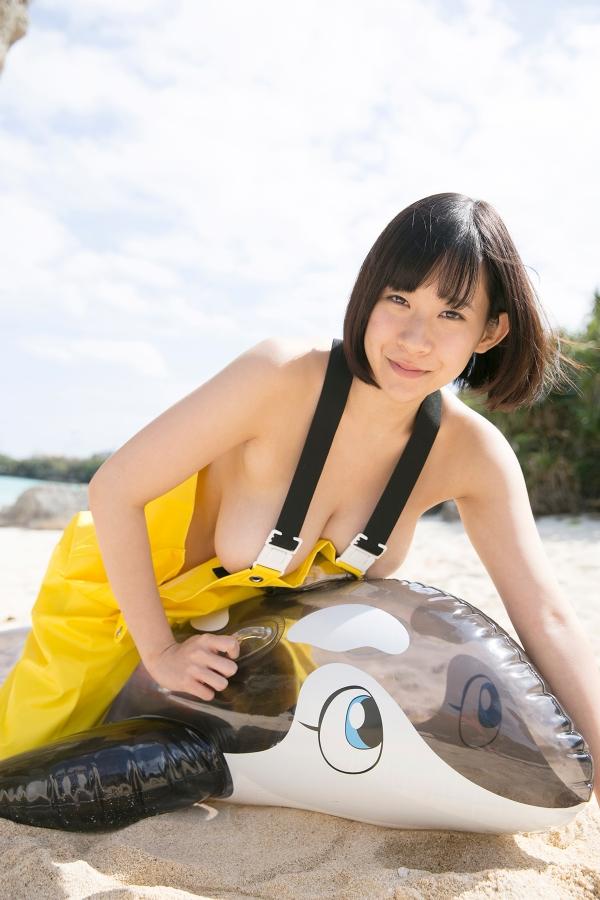 Ami Hibiya Huge Boobs Plump Hot Picture and Photo