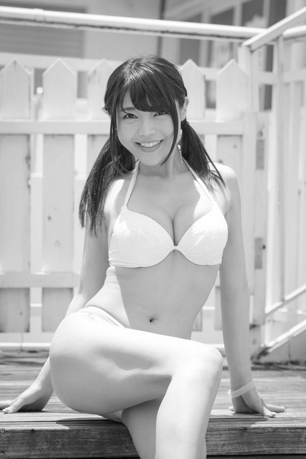 Rio Aishima Big Boobs Hot Bikini Picture and Photo