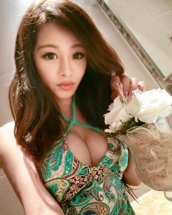 Zhan Wen Ting Big Boobs Lovely Picture and Photo