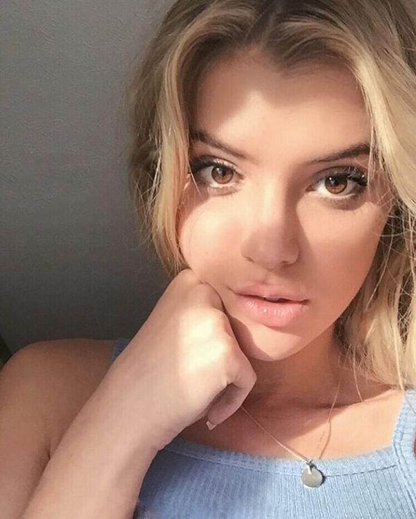 Alissa Violet Sexy Picture and Photo
