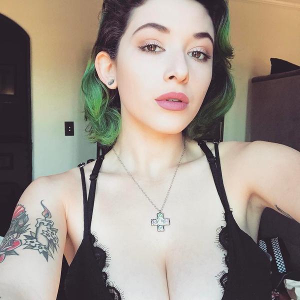 Sophoulla Big Boobs Picture and Photo