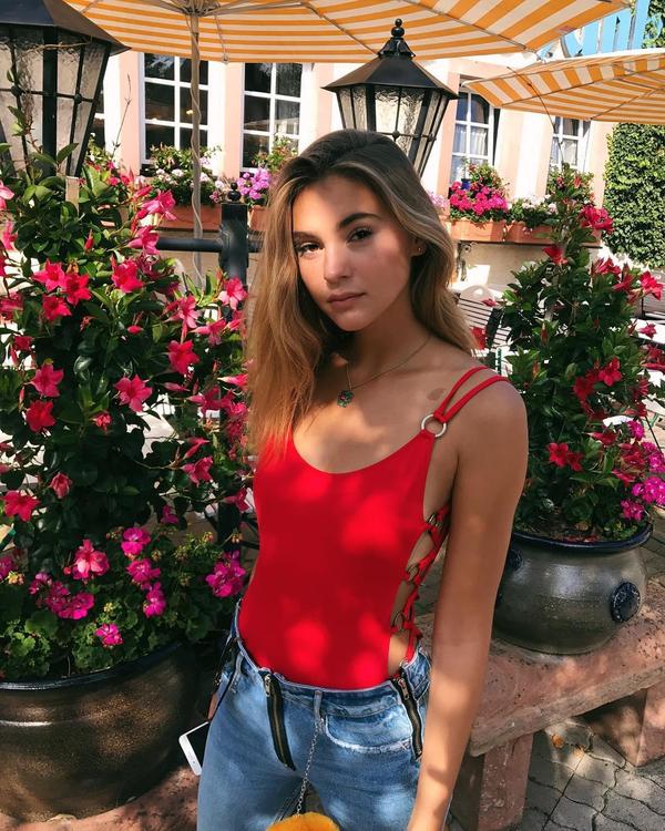 Stefanie Giesinger Beautiful Legs Temperament Picture and Photo