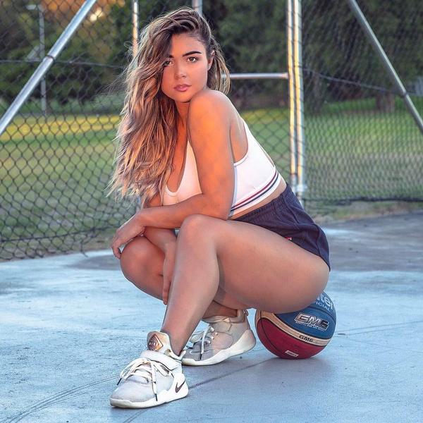 Jem Wolfie Big Boobs Plump Sport Picture and Photo