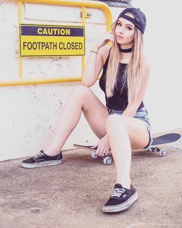 Amy Thunderbolt Cosplay Picture and Photo
