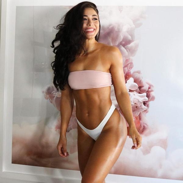 Danielle Robertson Big Booty Beautiful Legs Muscles Sport Picture and Photo