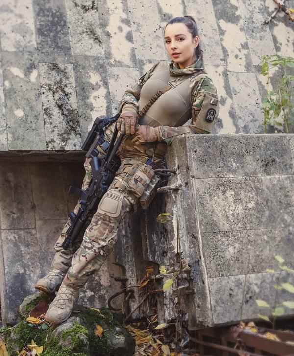 Elena Deligioz Pure Soldier Picture and Photo