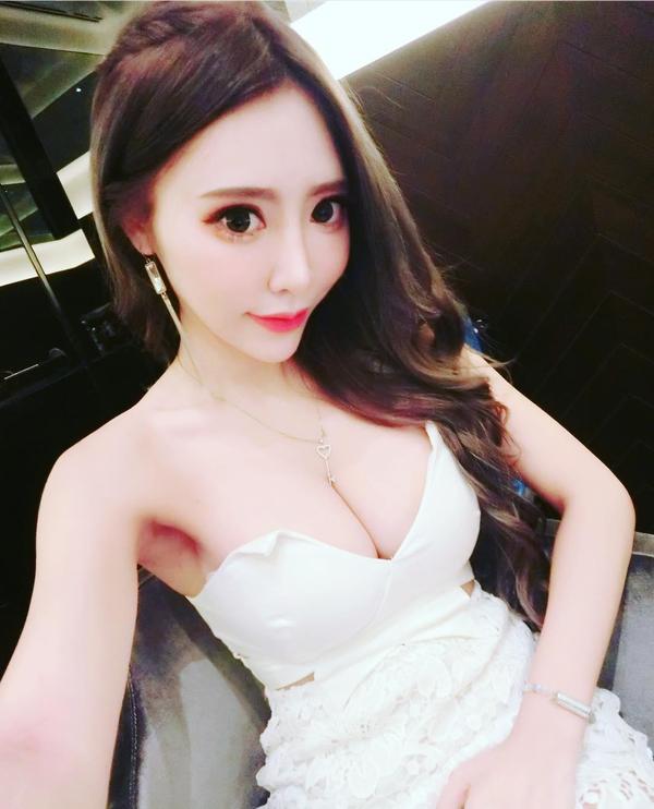 Tang Qi Qi Big Boobs Beautiful Legs Picture and Photo