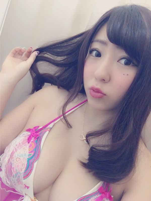 Kazuwa Yuzuki Big Boobs Picture and Photo