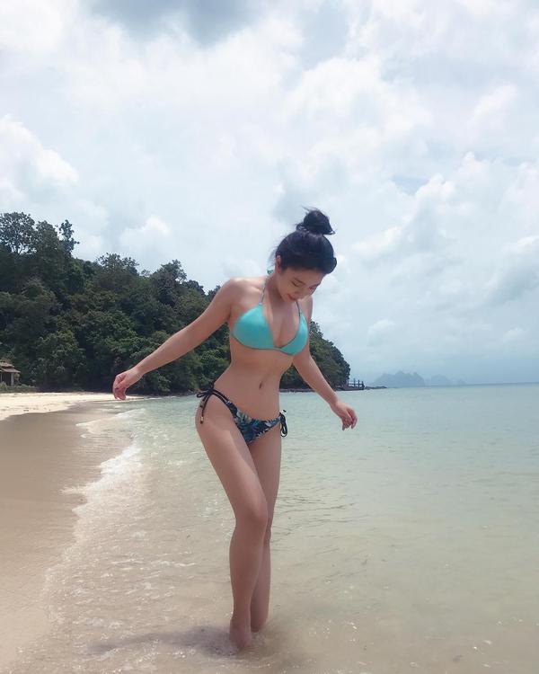 Gu Wan Zhen Temperament Bikini Picture and Photo