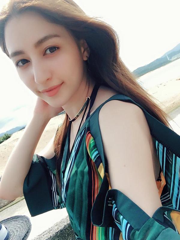 Xie Ruo Mei Temperament Bikini Picture and Photo