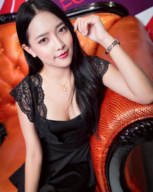 Huo Xuan Lovely Perfect Girl Picture and Photo