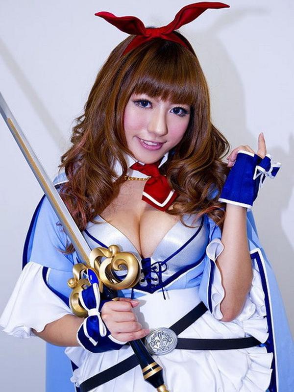 Pan Jia Yi Big Boobs Hot Cosplay Picture and Photo