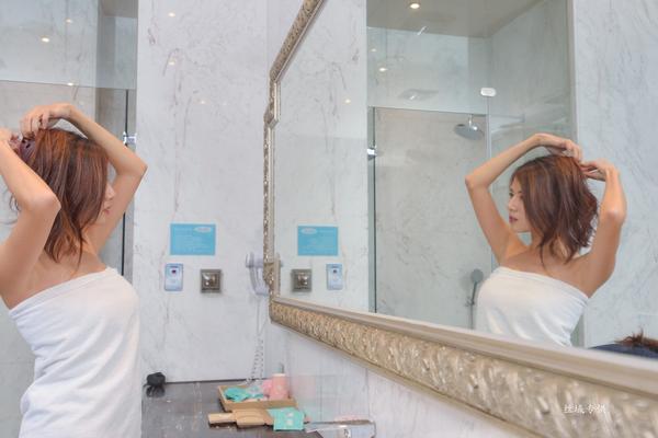 Taiwan Pretty Girl Fang Wei Zhen 《Ballet Sexy Shoot》Bathroom Pictures