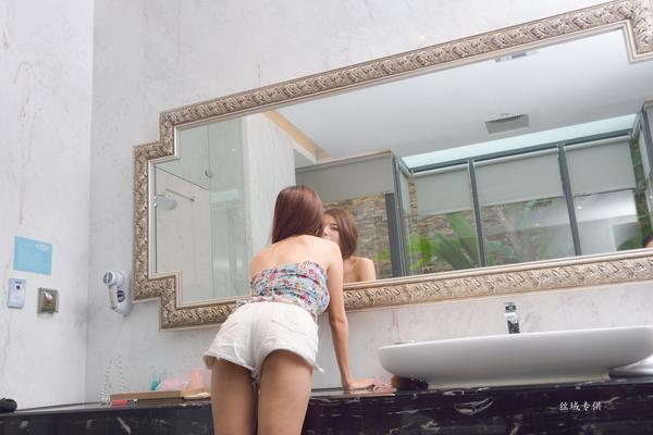 Taiwan Pretty Girl Fang Wei Zhen 《Ballet Sexy Shoot》Bathroom Pictures
