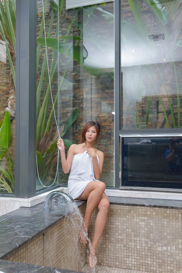 Taiwan Pretty Girl Fang Wei Zhen 《Ballet Sexy Shoot》Bathroom Pictures