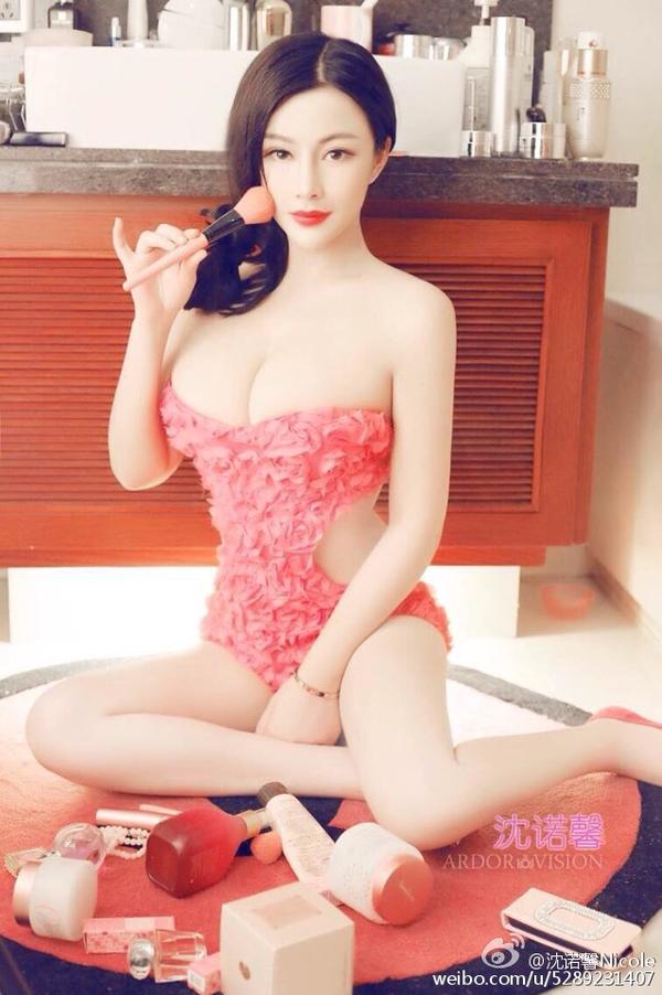 Shen Nuo Xin Big Boobs Sexy Picture and Photo