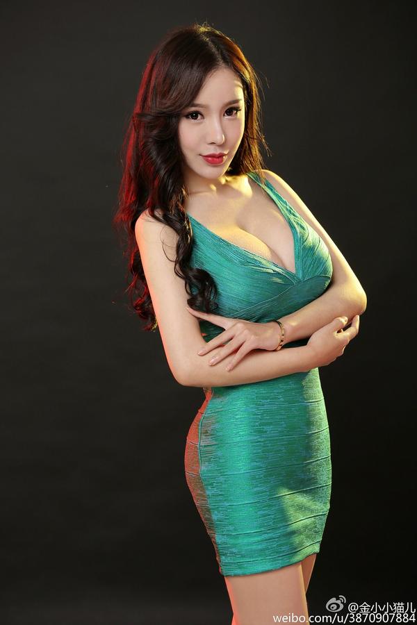 Jin Xiao Xiao Big Boobs Bikini Cosplay Picture and Photo