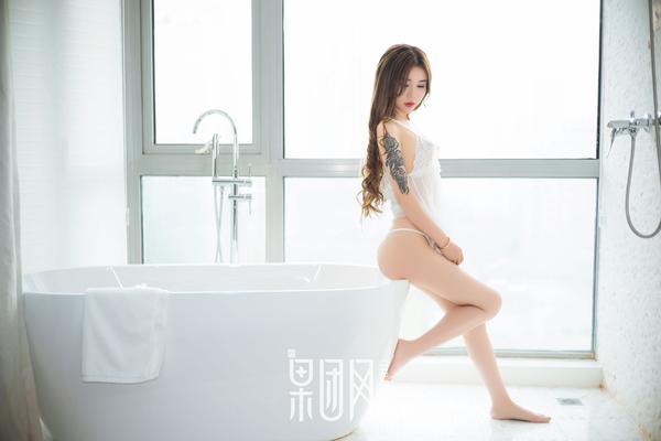 [果团网Girlt] Ai Li Sha First Show In Bathroom