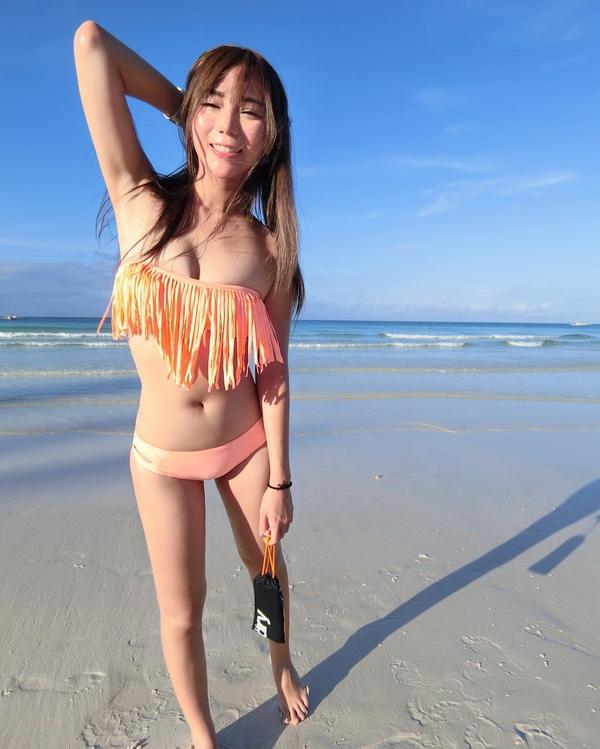 Evonne Chou Pure Bikini Picture and Photo