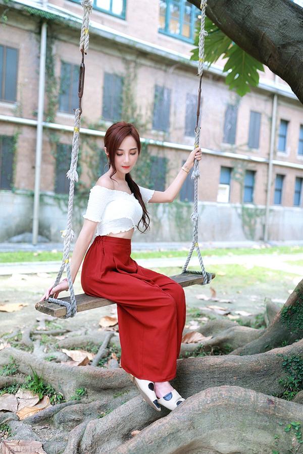 Yu Xuan Beautiful Legs Picture and Photo