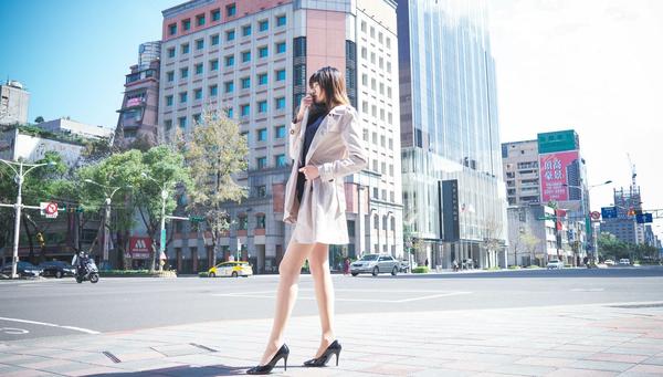 Taiwan Pretty Girl Cai Yi Xin《Xinyi Business District and Easten District》 Pictures