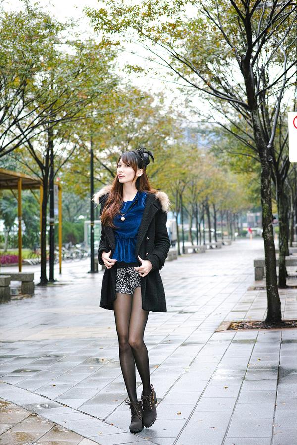 Taiwan Pretty Girl Cai Yi Xin《Xinyi Business District and Easten District》 Pictures