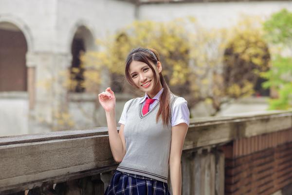 Taiwan Pretty Girl Cai Yi Xin《Xinyi Business District Street Fasional》Pictures