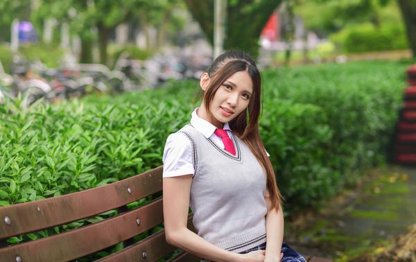 Taiwan Pretty Girl Cai Yi Xin《Xinyi Business District Street Fasional》Pictures