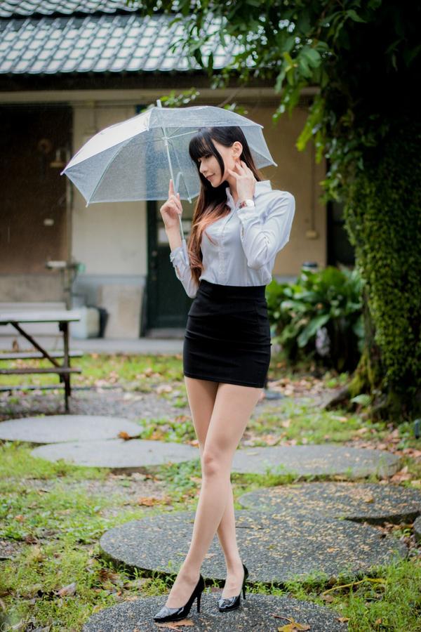 Taiwan Pretty Girl Cai Yi Xin OL on Street Pictures