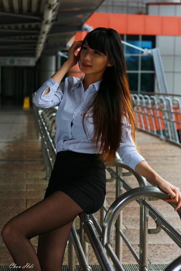 Taiwan Pretty Girl Cai Yi Xin OL on Street Pictures