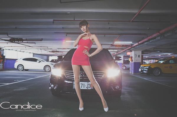 Taiwan Model Cai Yi Xin《Car Outside》Pictures