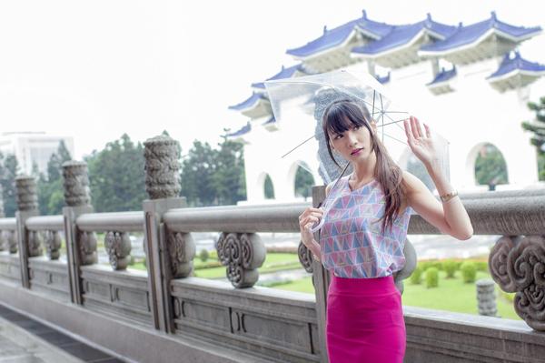 Taiwan Pretty Girl Cai Yi Xin《CKS Memorial Hall and Fujing Street》Pictures