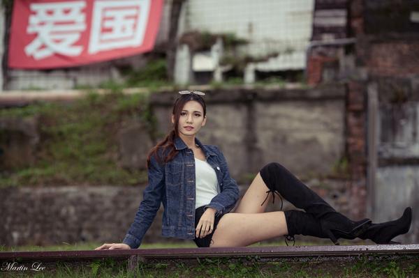 Taiwan Social Celebrity Cai Yi Xin 《Treasure Rock》