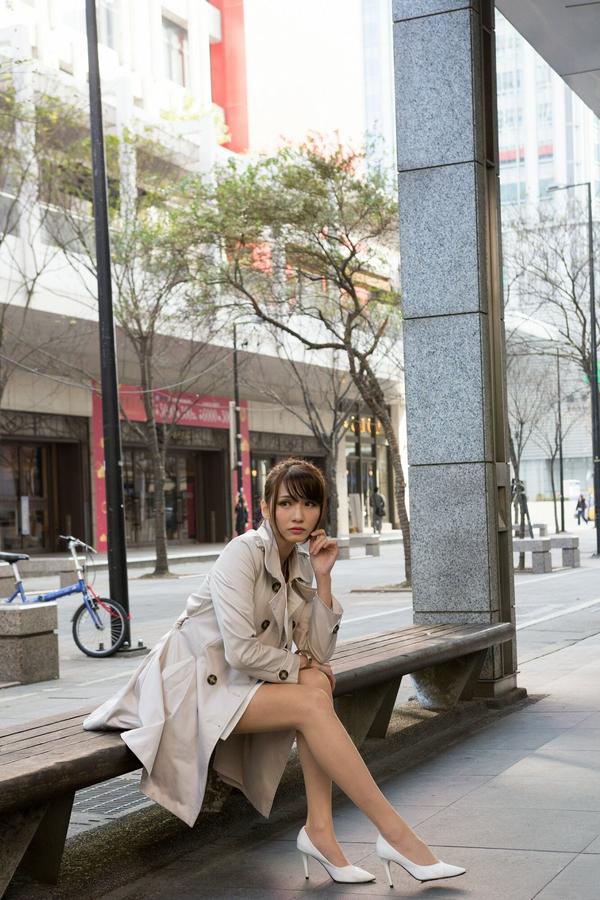 Taiwan Pretty Girl Cai Yi Xin《Fasional Windbreaker in Xinyi District》Pictures