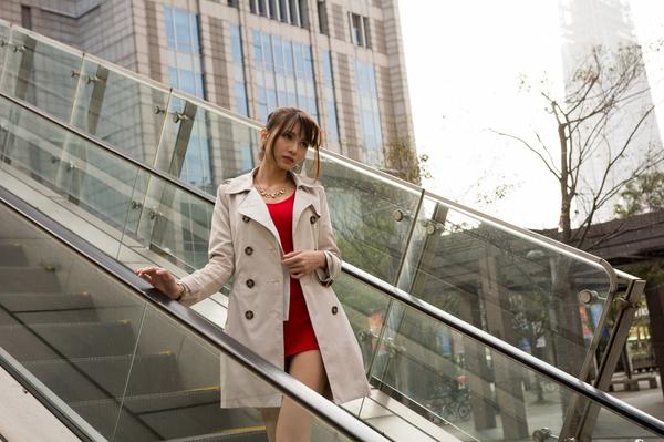 Taiwan Pretty Girl Cai Yi Xin《Fasional Windbreaker in Xinyi District》Pictures