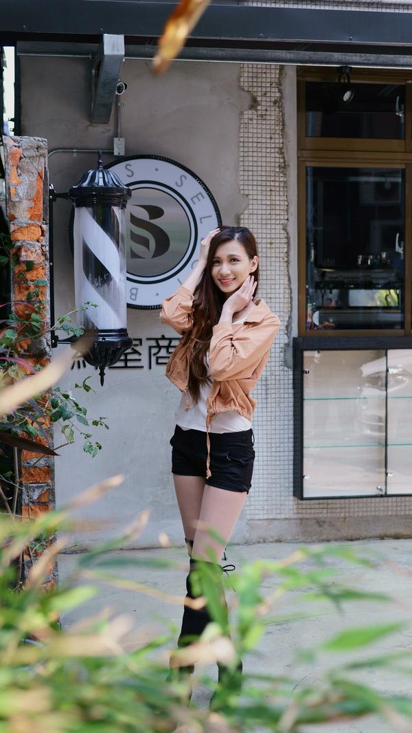 Taiwan Social Celebrity Cai Yi Xin Six Clothes Photographic