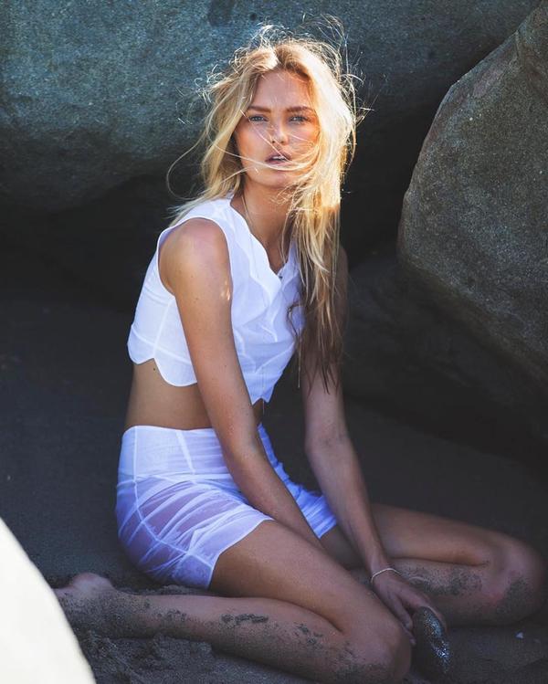 Romee Strijd Beautiful Legs Picture and Photo