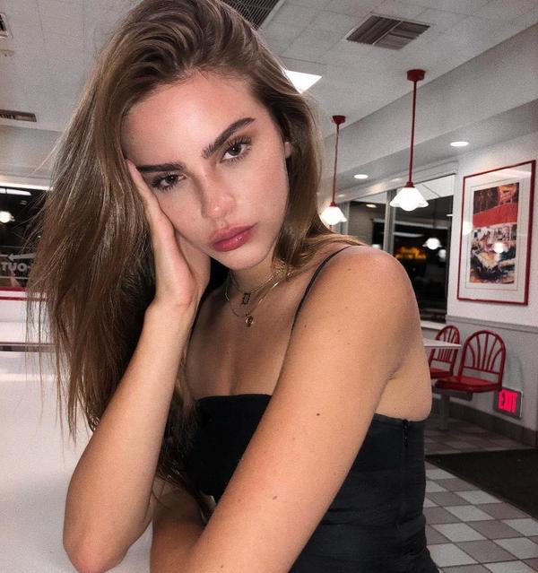 Bridget Satterlee Beautiful Legs Lovely Picture and Photo