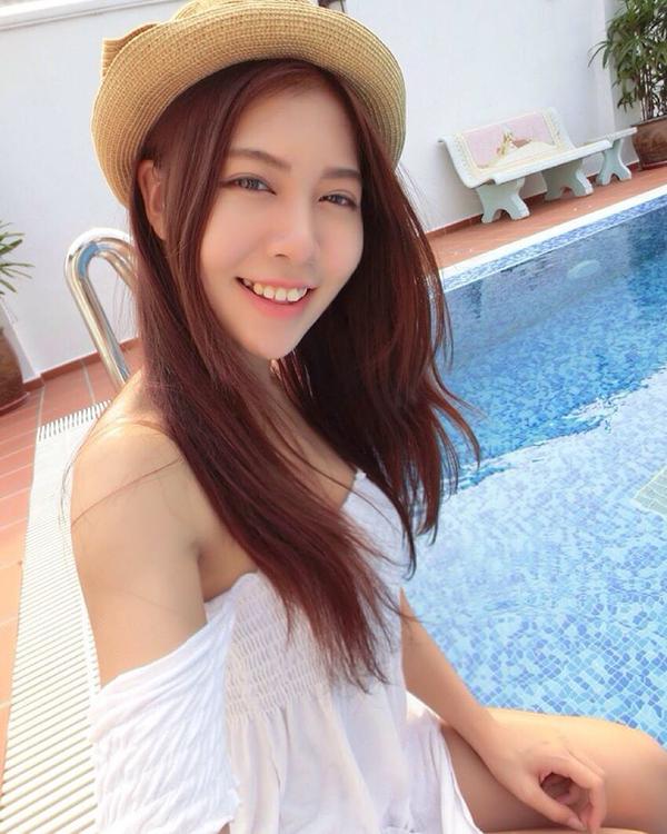 Flora Lee Mei Yun Lovely Picture and Photo