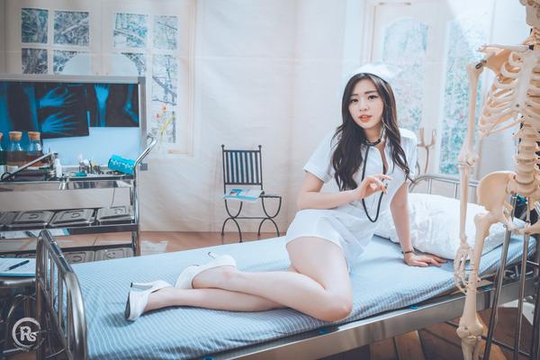 Xie Li Qi Beautiful Legs Nurse Picture and Photo