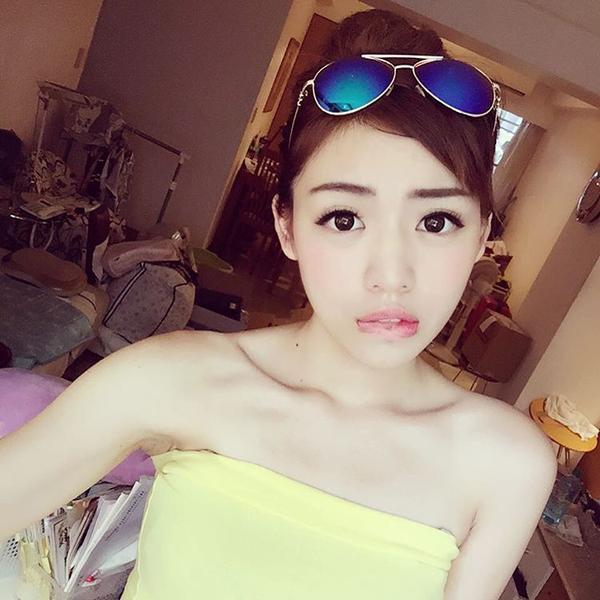 Xie Li Qi Pure Bikini Picture and Photo