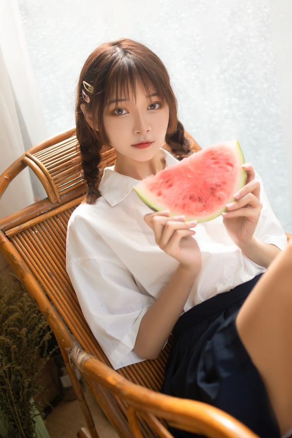 [雅拉伊YALAYI] Vol.357 Summer love with her